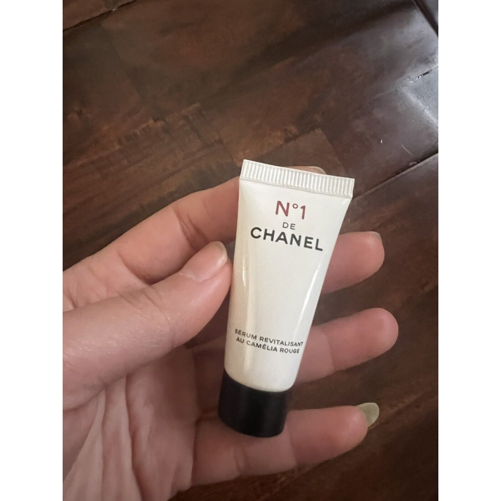 CHANEL N°1 DE CHANEL REVITALIZING SERUM 5ml Sample Size New